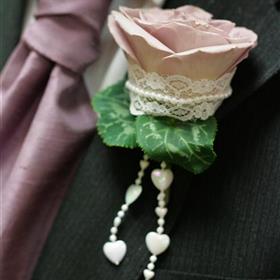 fwthumbAmnesia rose with heart detail.jpg